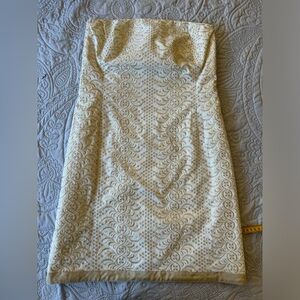 Banana Republic size 6 strapless cocktail dress. Ivory with gold metallic thread